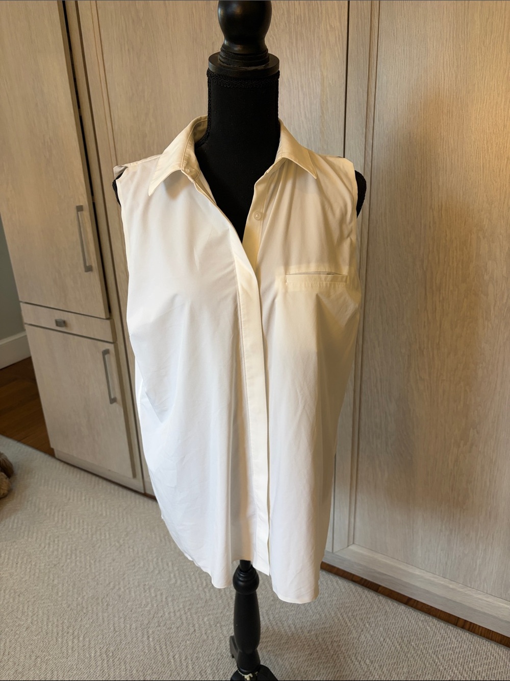 Athleta Sleeveless Collared Button-Up Top in White/Cream